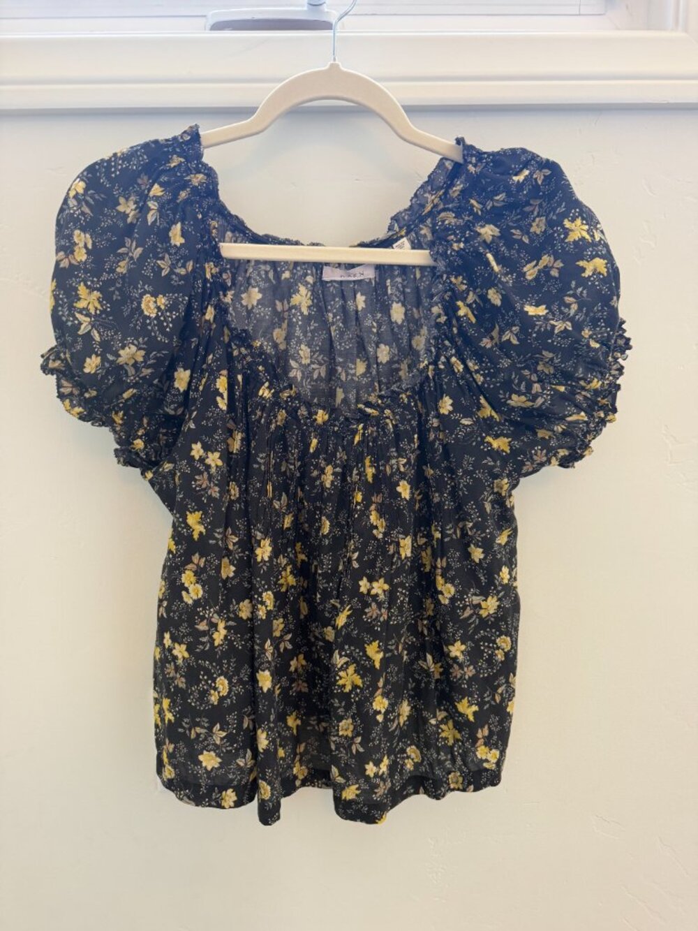Doen Frederica Top~ Black and Yellow Flowers~ S - Picture 3 of 6